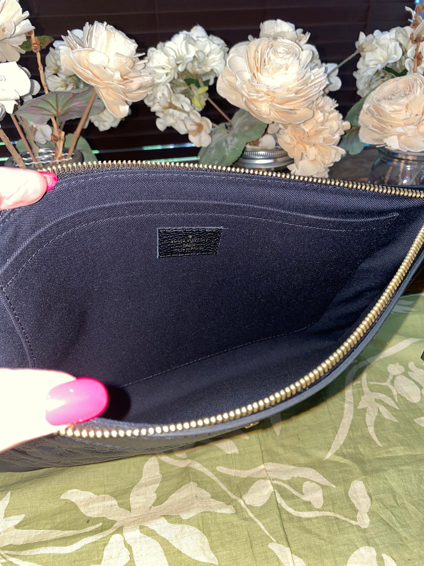 Daily Pouch in black Noir Empreinte