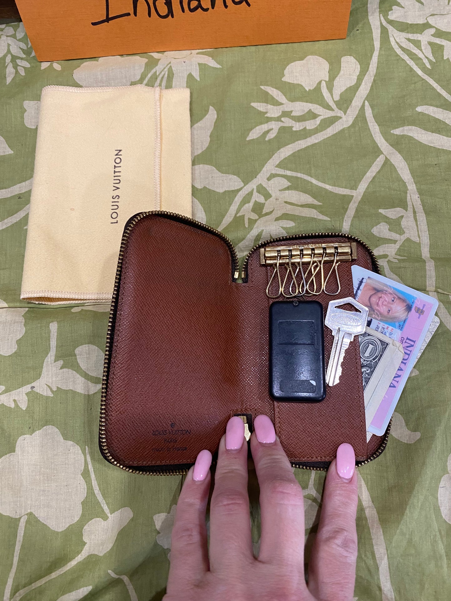 6 Key Zip Around Pouch