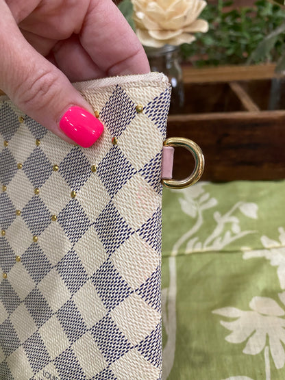 City Pouch- studded DA print with removable wristlet strap