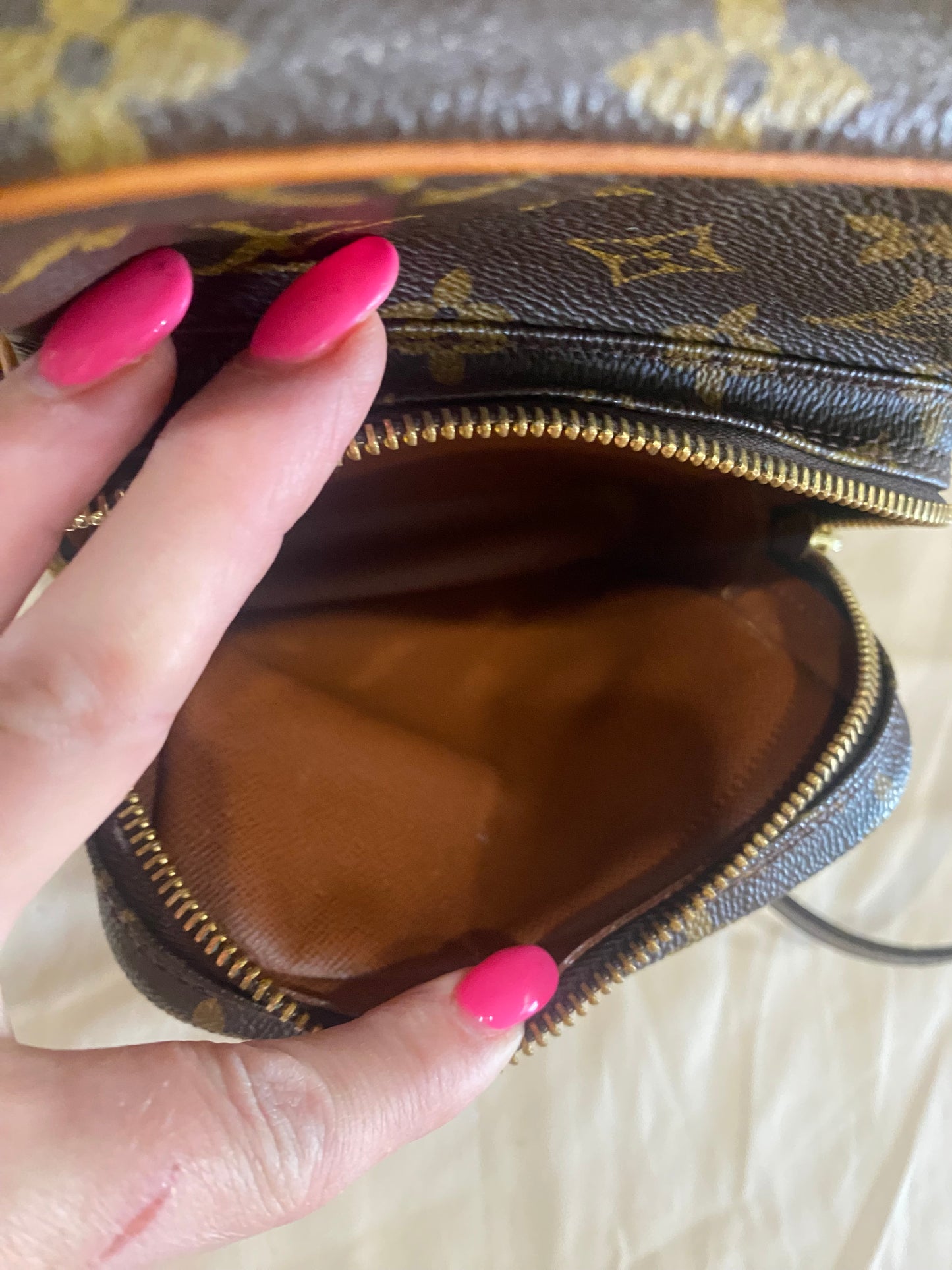 Amazone Crossbody