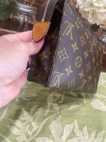 Vintage Toiletry 19