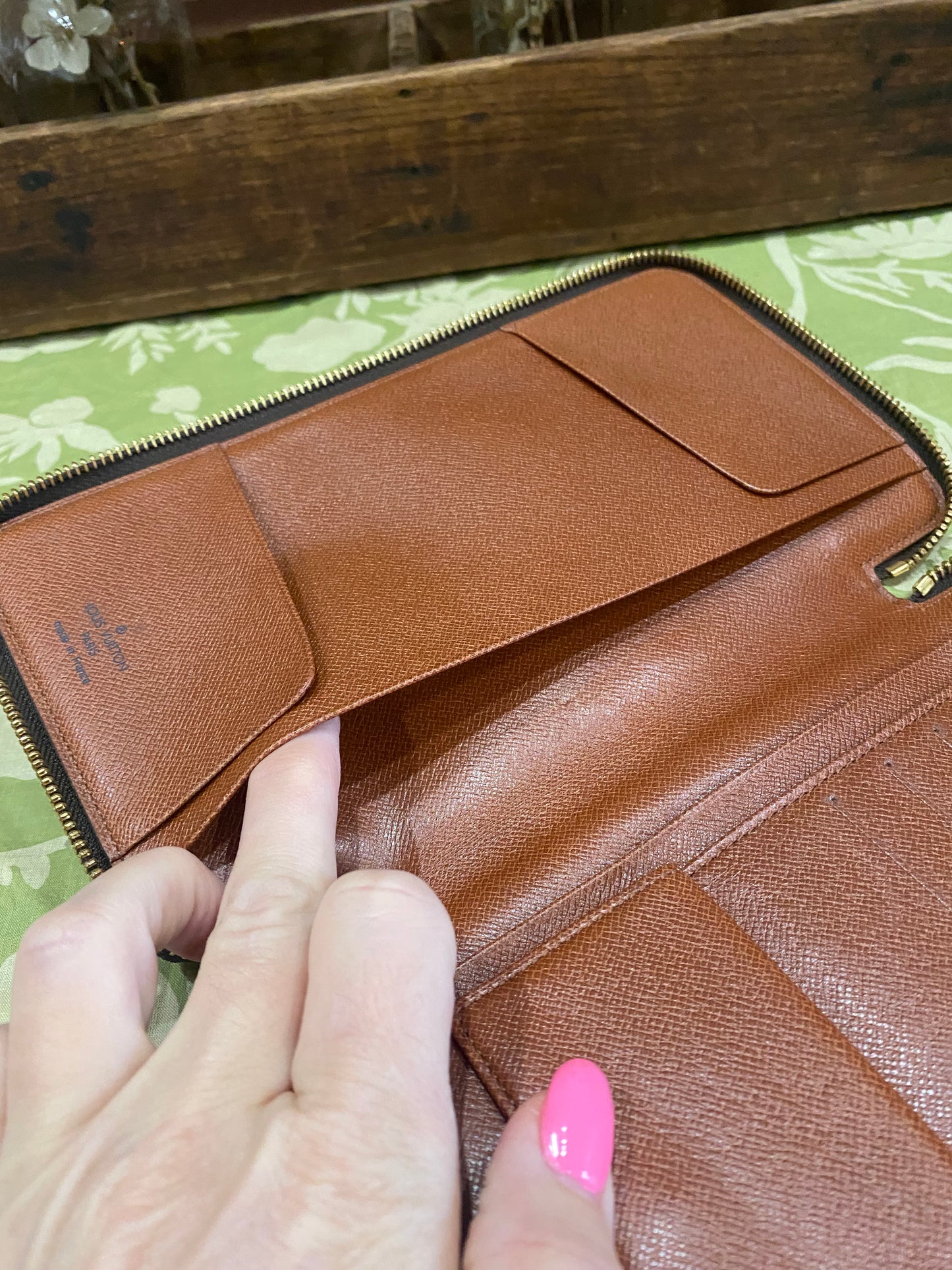 Daily Organizer Long Wallet
