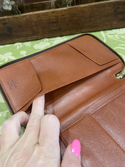 Daily Organizer Long Wallet