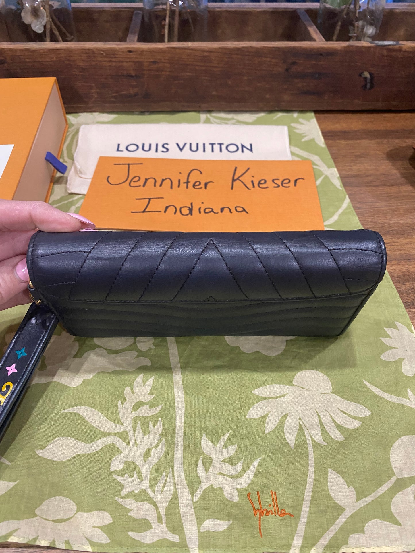 New Wave Calf Leather Long Wallet Wristlet (Noir)
