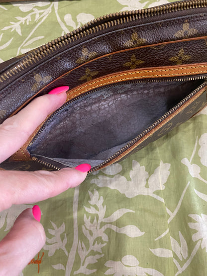 Vintage Marly Dragonne GM Wristlet Clutch