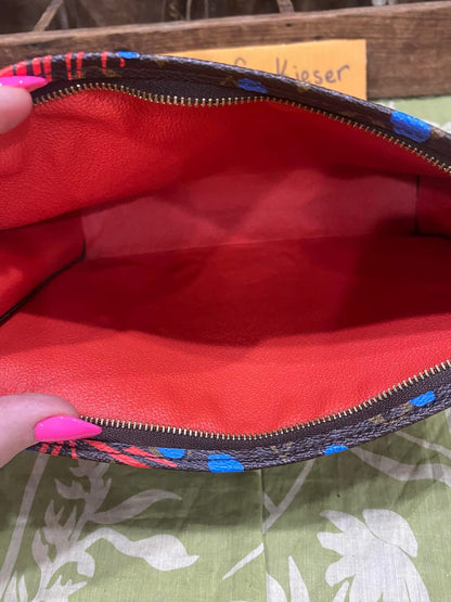 LE Jungle Toiletry 26