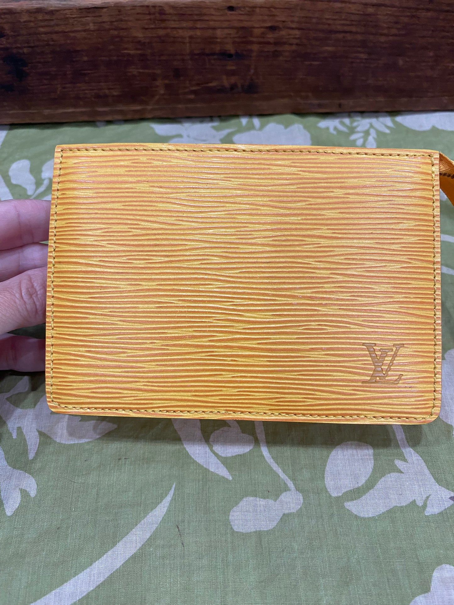 Toiletry 15 (Epi leather in Tassil Yellow)