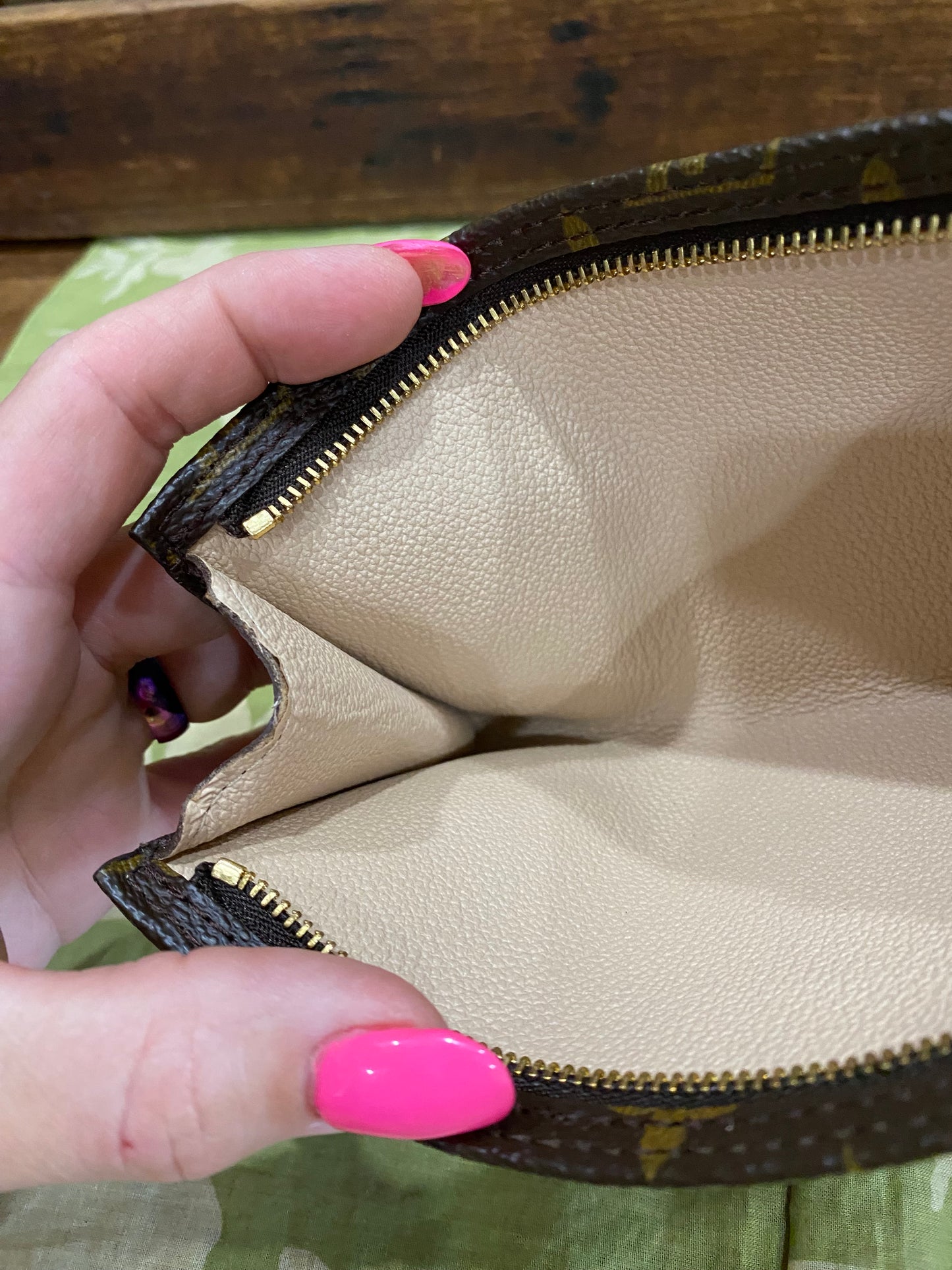 Bucket Pouch GM- comes with original wristlet strap