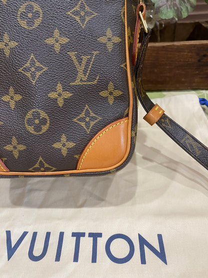 Amazone Crossbody