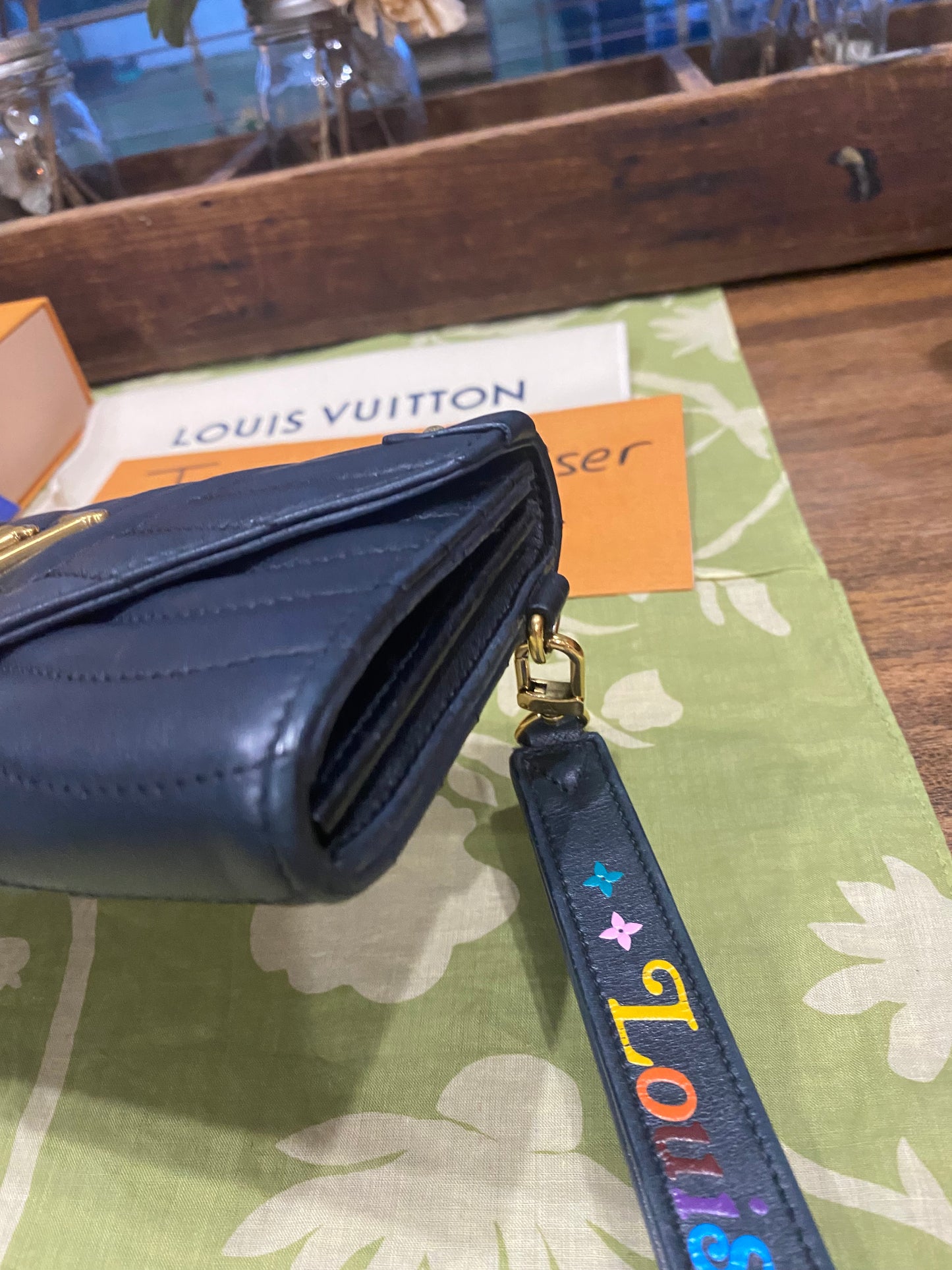 New Wave Calf Leather Long Wallet Wristlet (Noir)