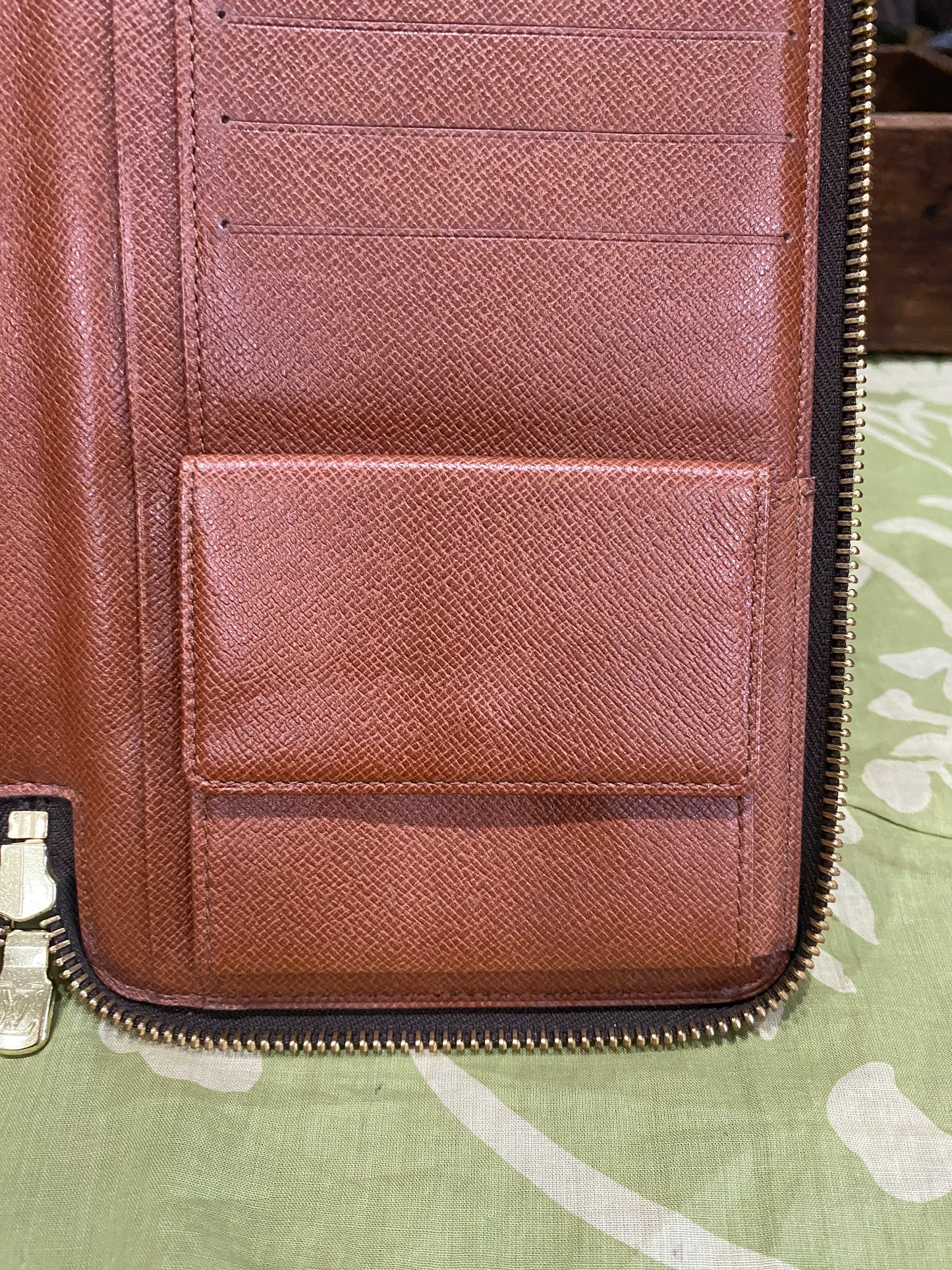 Daily Organizer Long Wallet