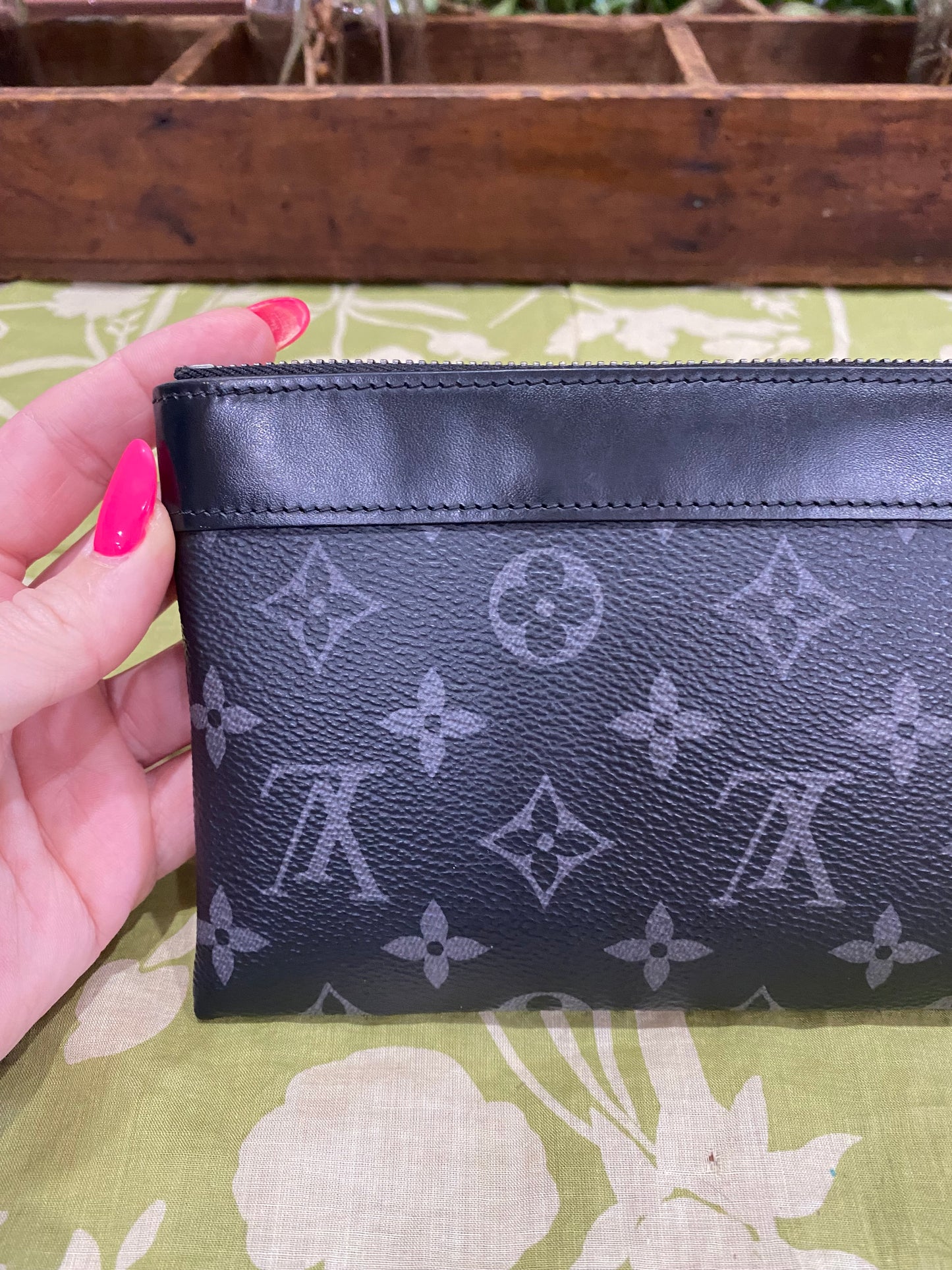 Discovery Pochette in Eclipse
