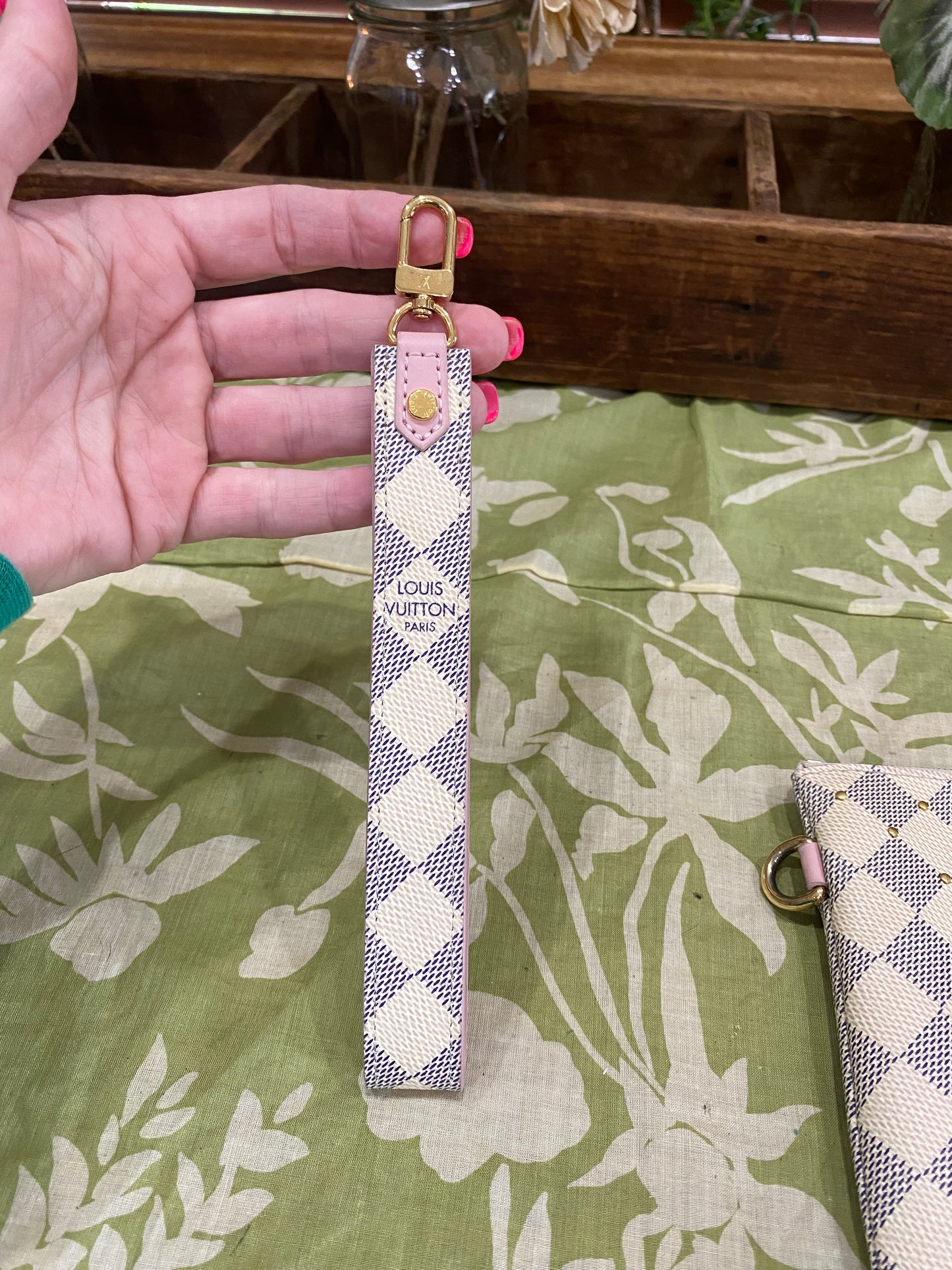 City Pouch- studded DA print with removable wristlet strap