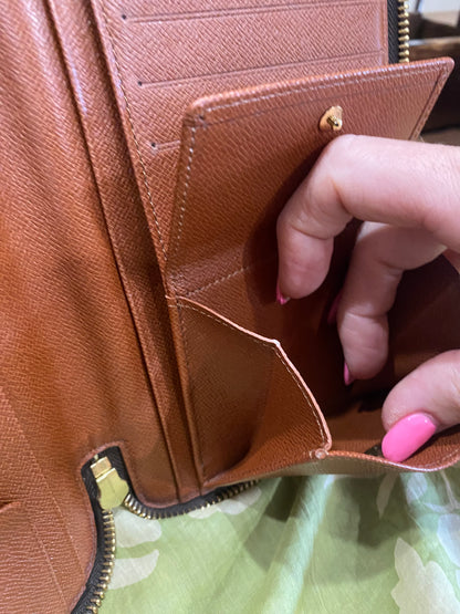 Daily Organizer Long Wallet