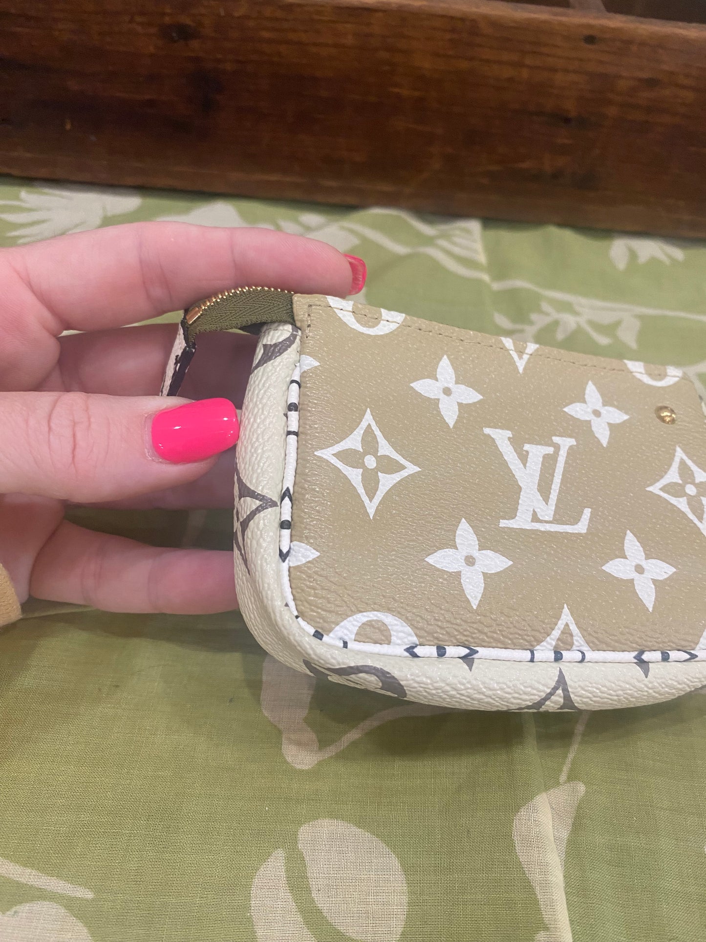 Monogram Giant Micro Pouchette