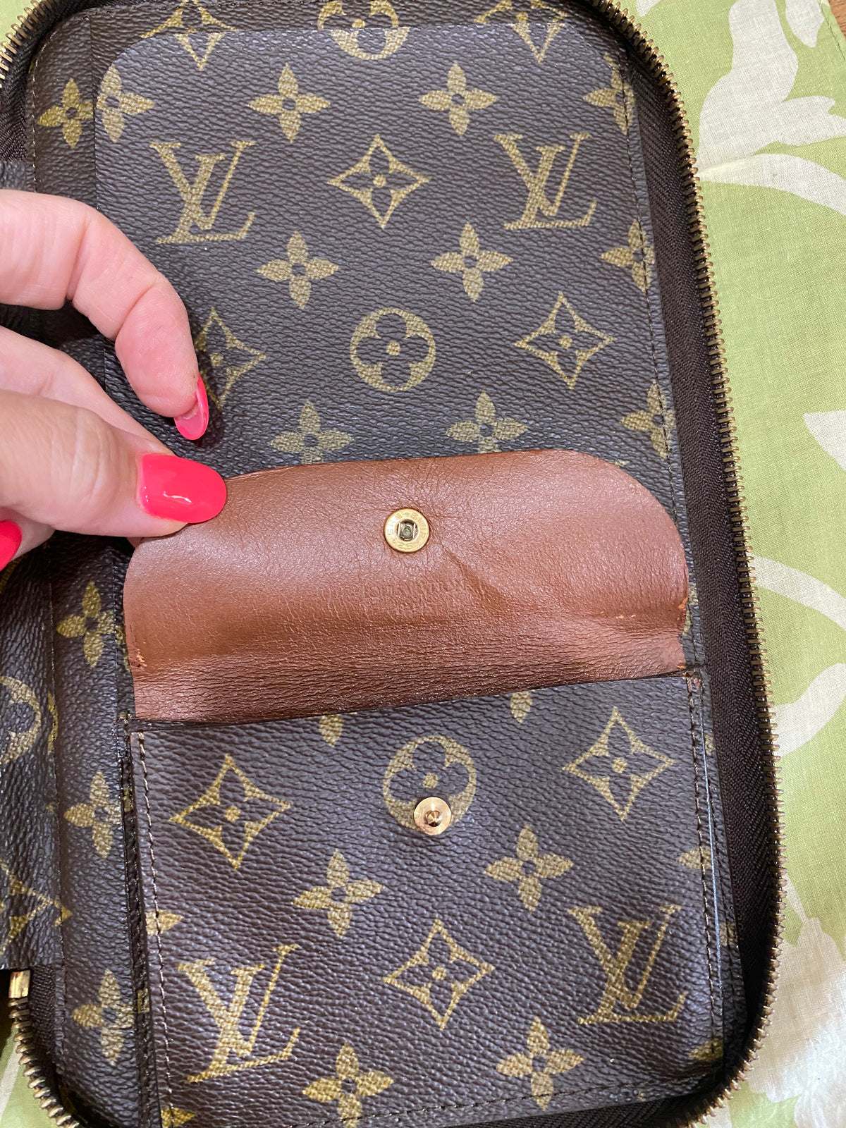 Escapade Travel Organizer