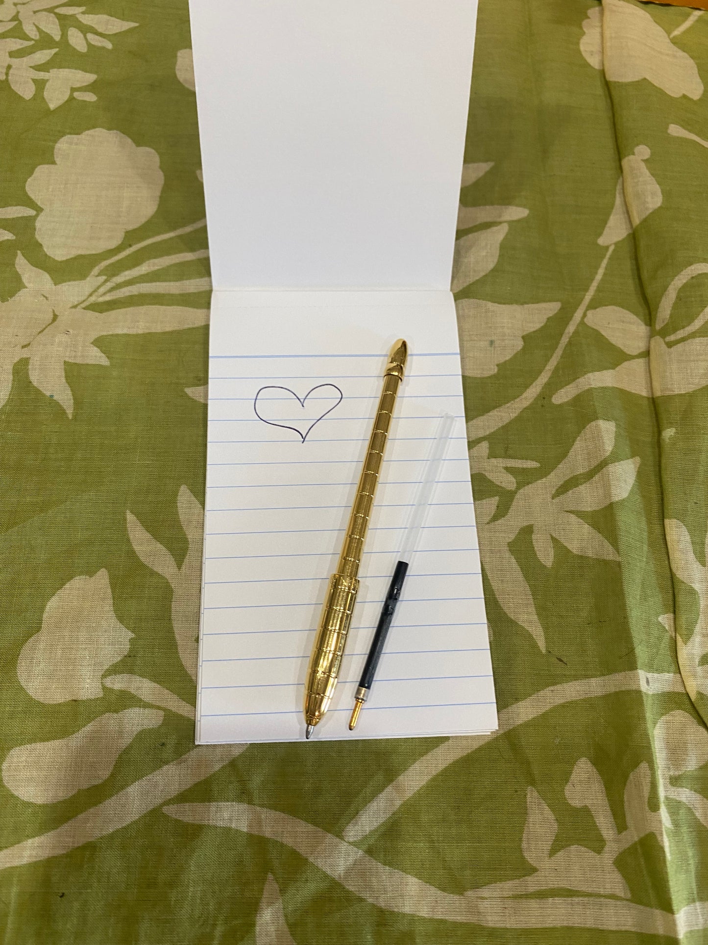 Gold Tone Twist Top Pen