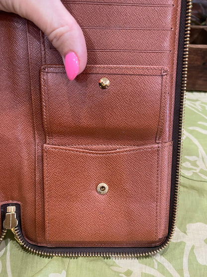 Daily Organizer Long Wallet