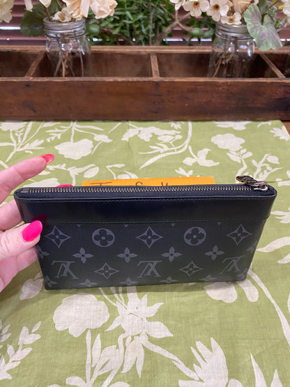 Discovery Pochette in Eclipse