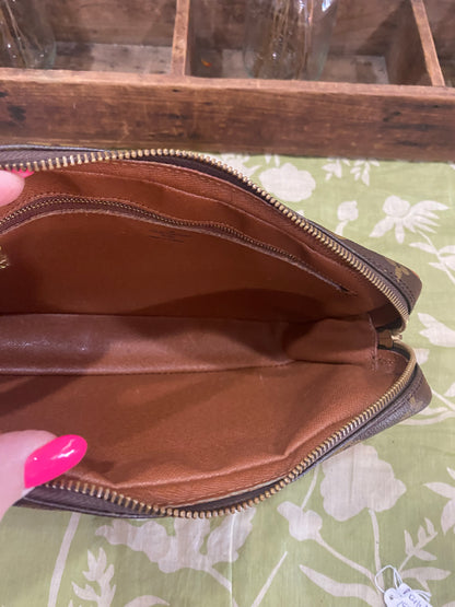 Vintage Marly Dragonne GM Wristlet Clutch