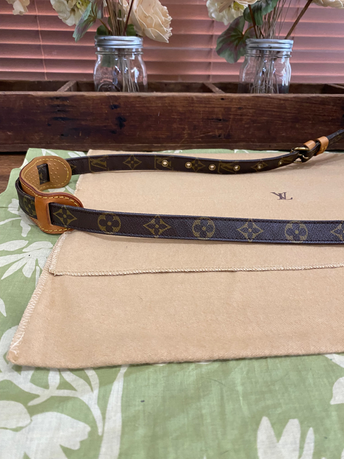 Nile Crossbody