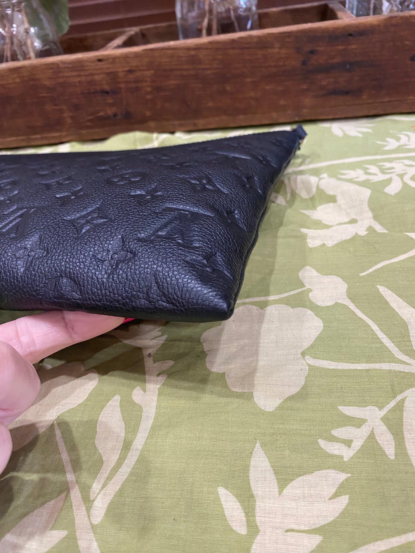 Daily Pouch in black Noir Empreinte