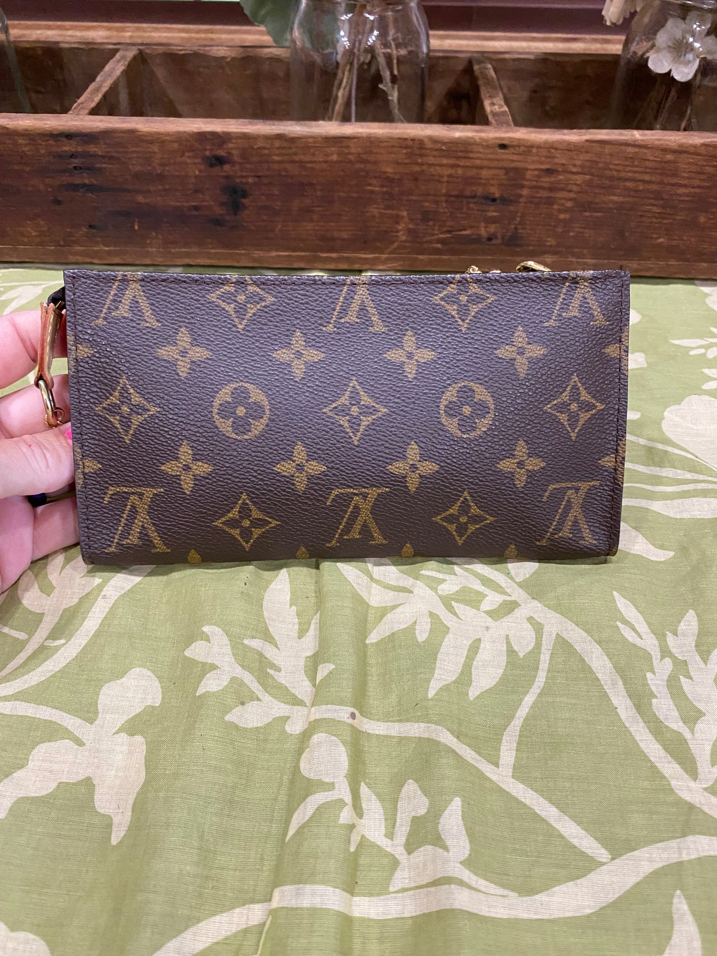Bucket Pouch GM- comes with original wristlet strap