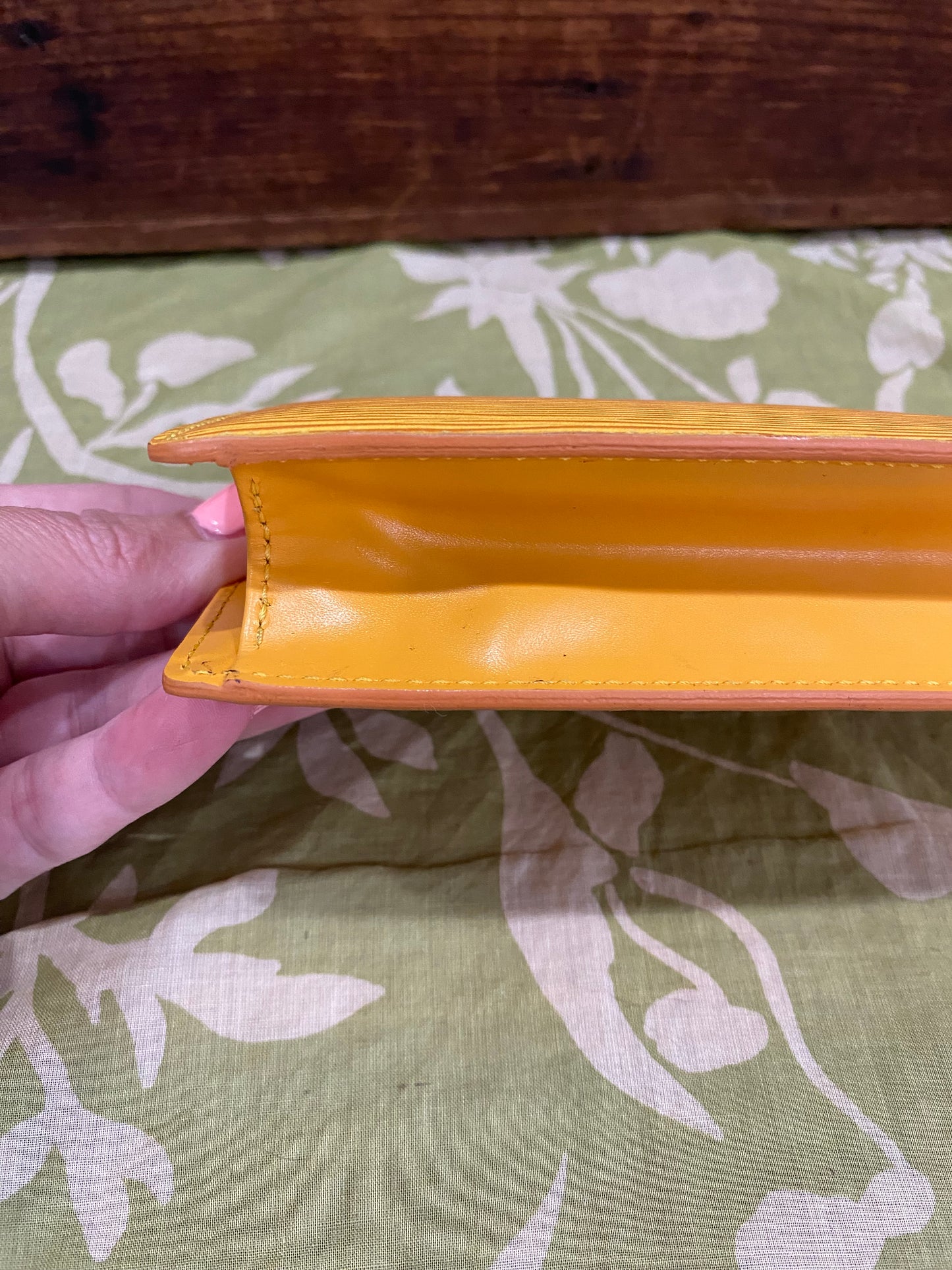 Toiletry 15 (Epi leather in Tassil Yellow)