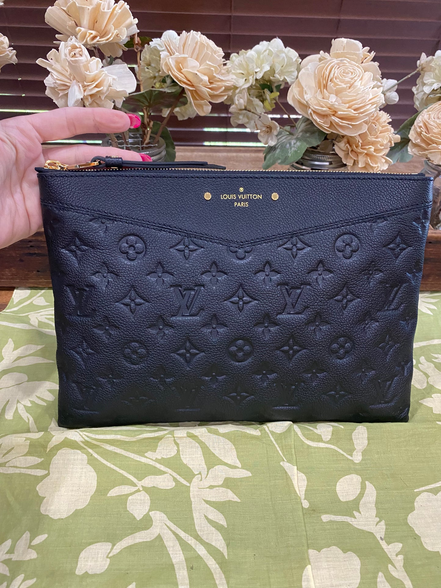 Daily Pouch in black Noir Empreinte