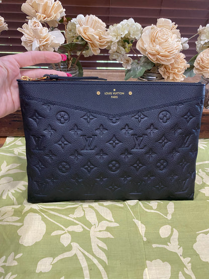Daily Pouch in black Noir Empreinte