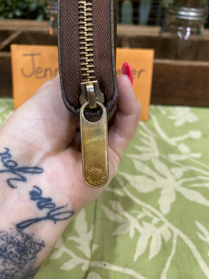 Zippy Organizer Wallet