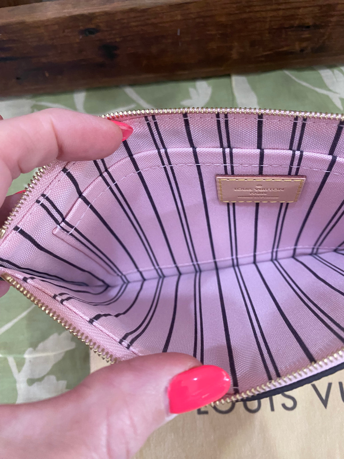 Neverfull Pouch GM