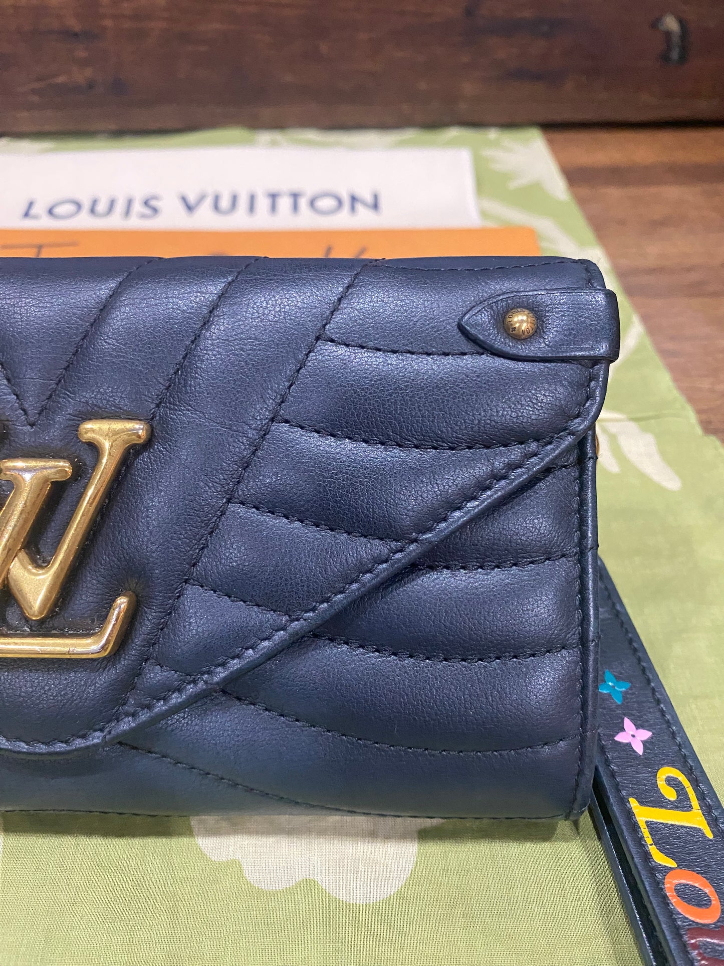 New Wave Calf Leather Long Wallet Wristlet (Noir)