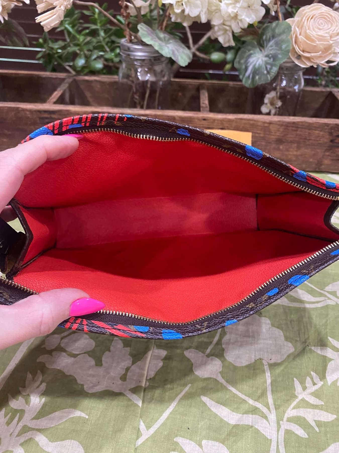 LE Jungle Toiletry 26