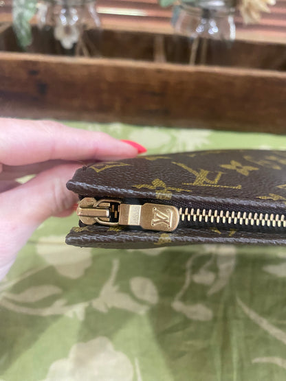 Vintage Toiletry 26