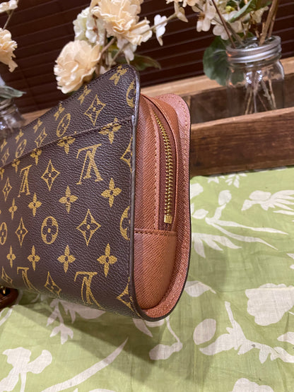 Orsay Clutch