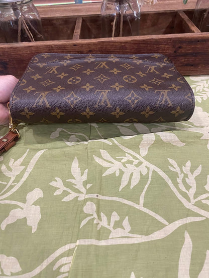 Orsay Clutch
