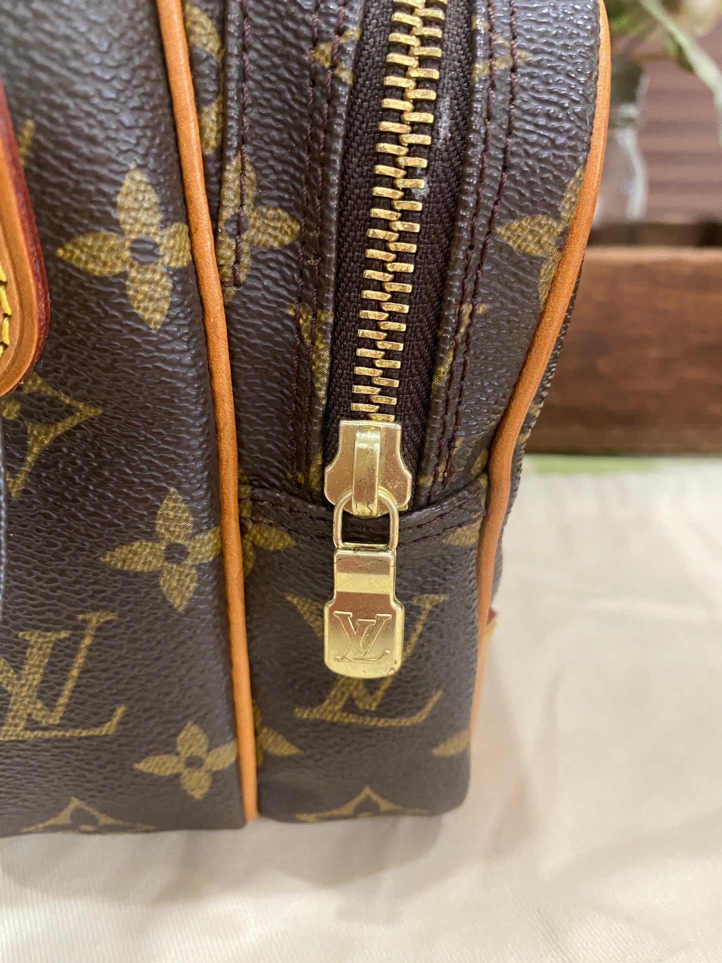 Amazone Crossbody