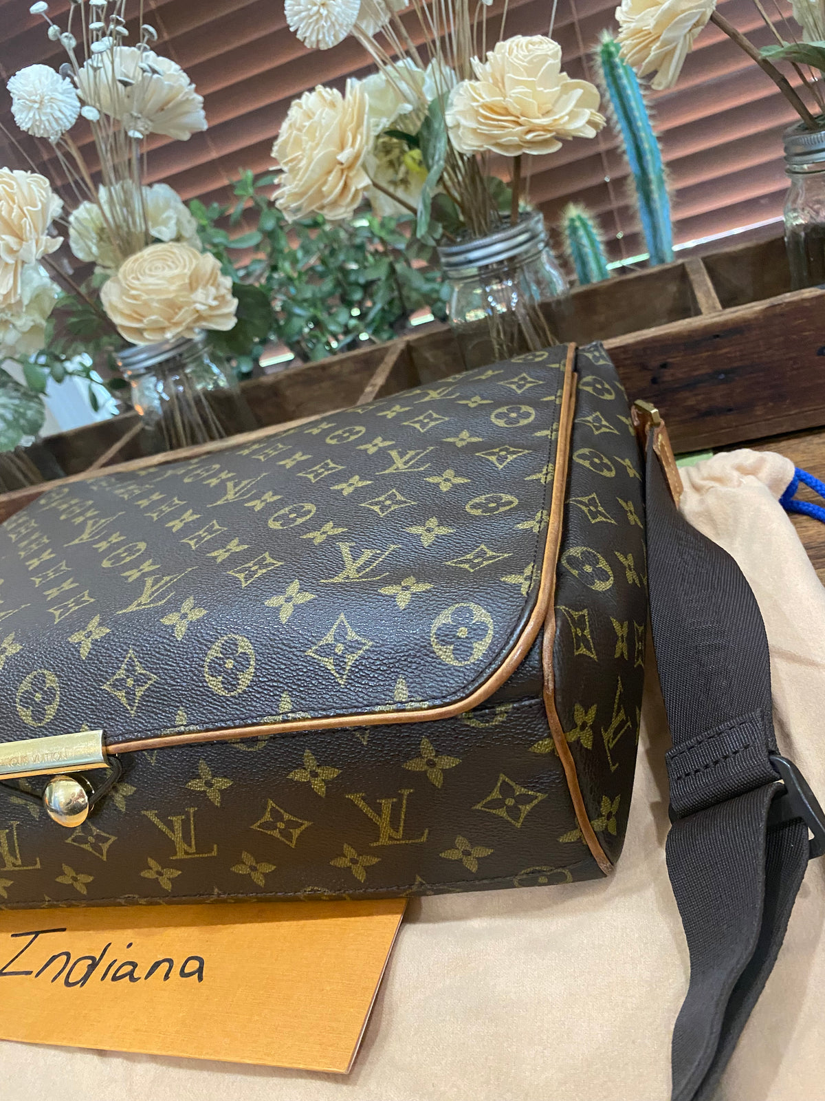 Abbesses Messenger Bag