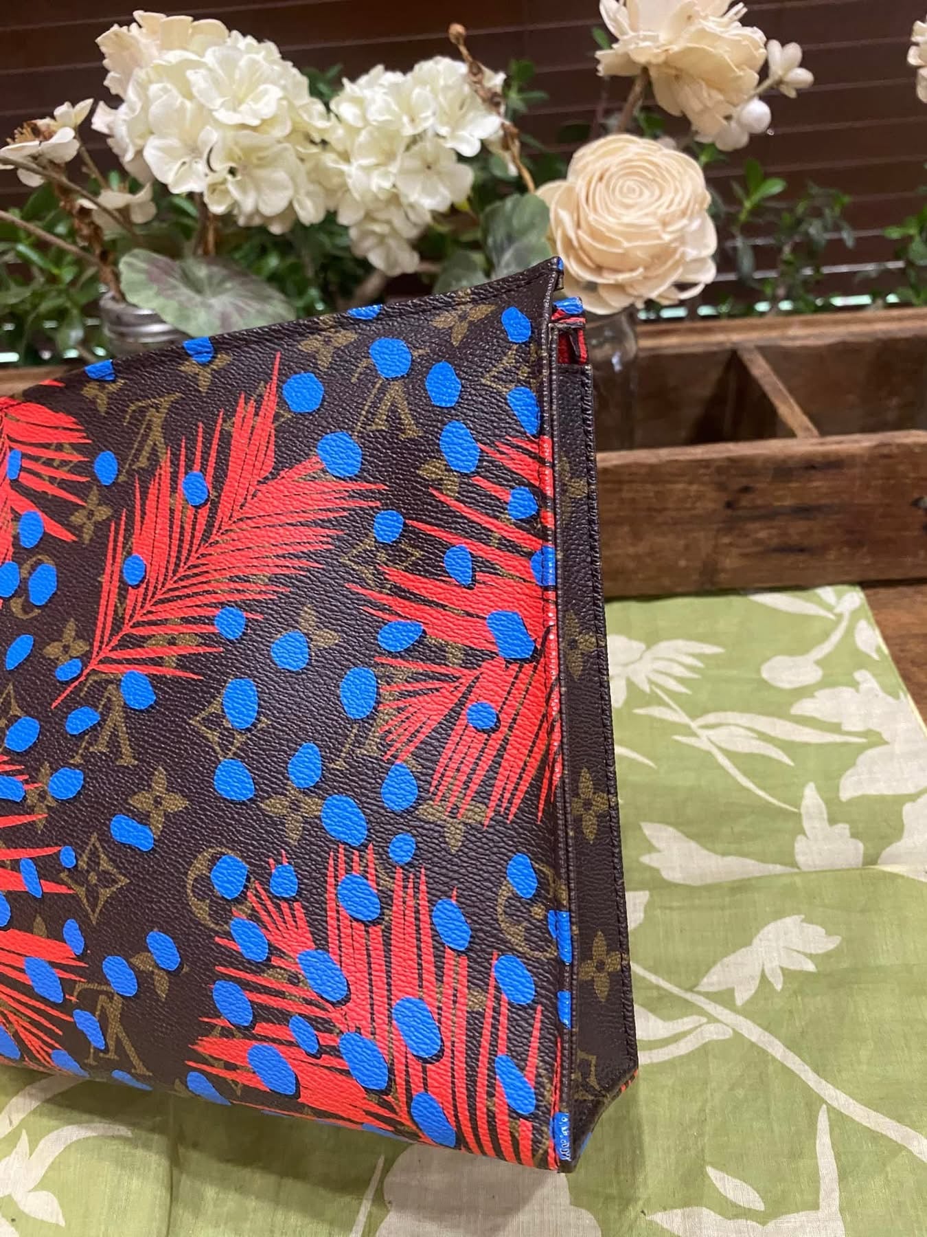 LE Jungle Toiletry 26