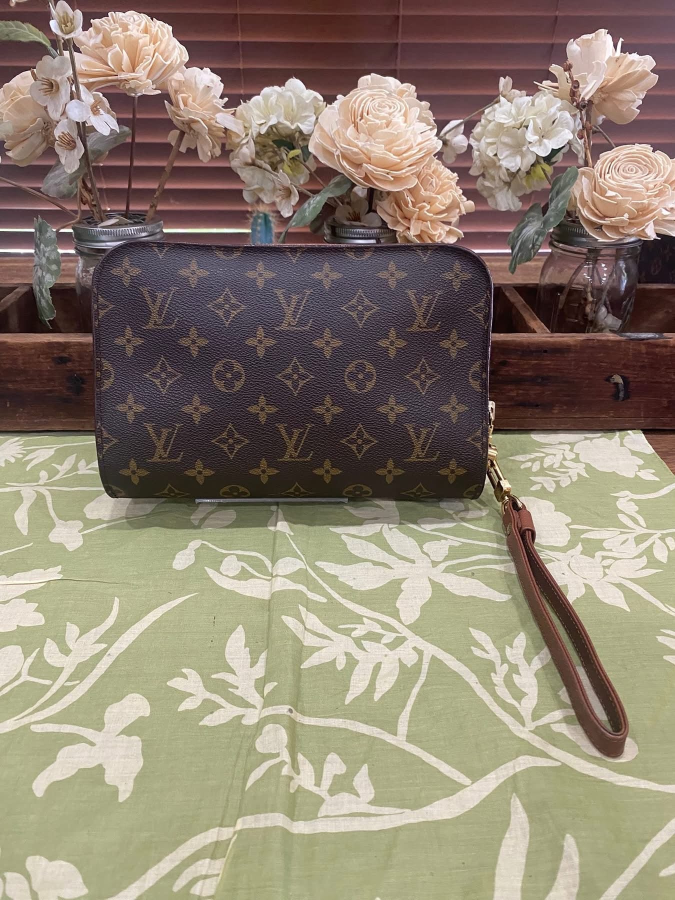 Orsay Clutch