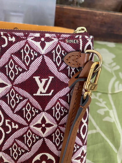 Neverfull Pouch