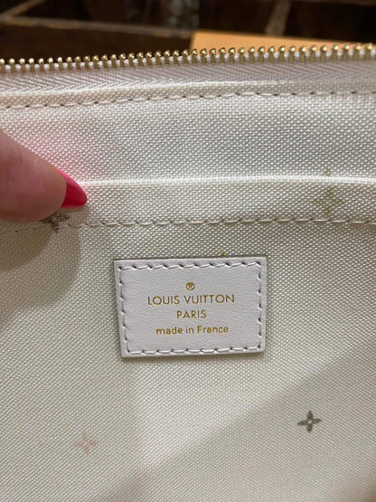 Neverfull Pouch GM (Spring in the City collection)