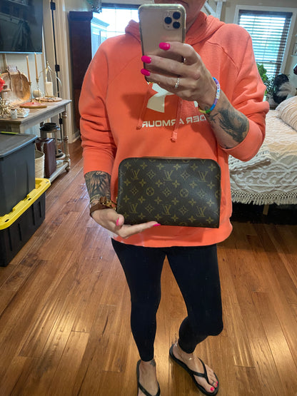 Orsay Clutch