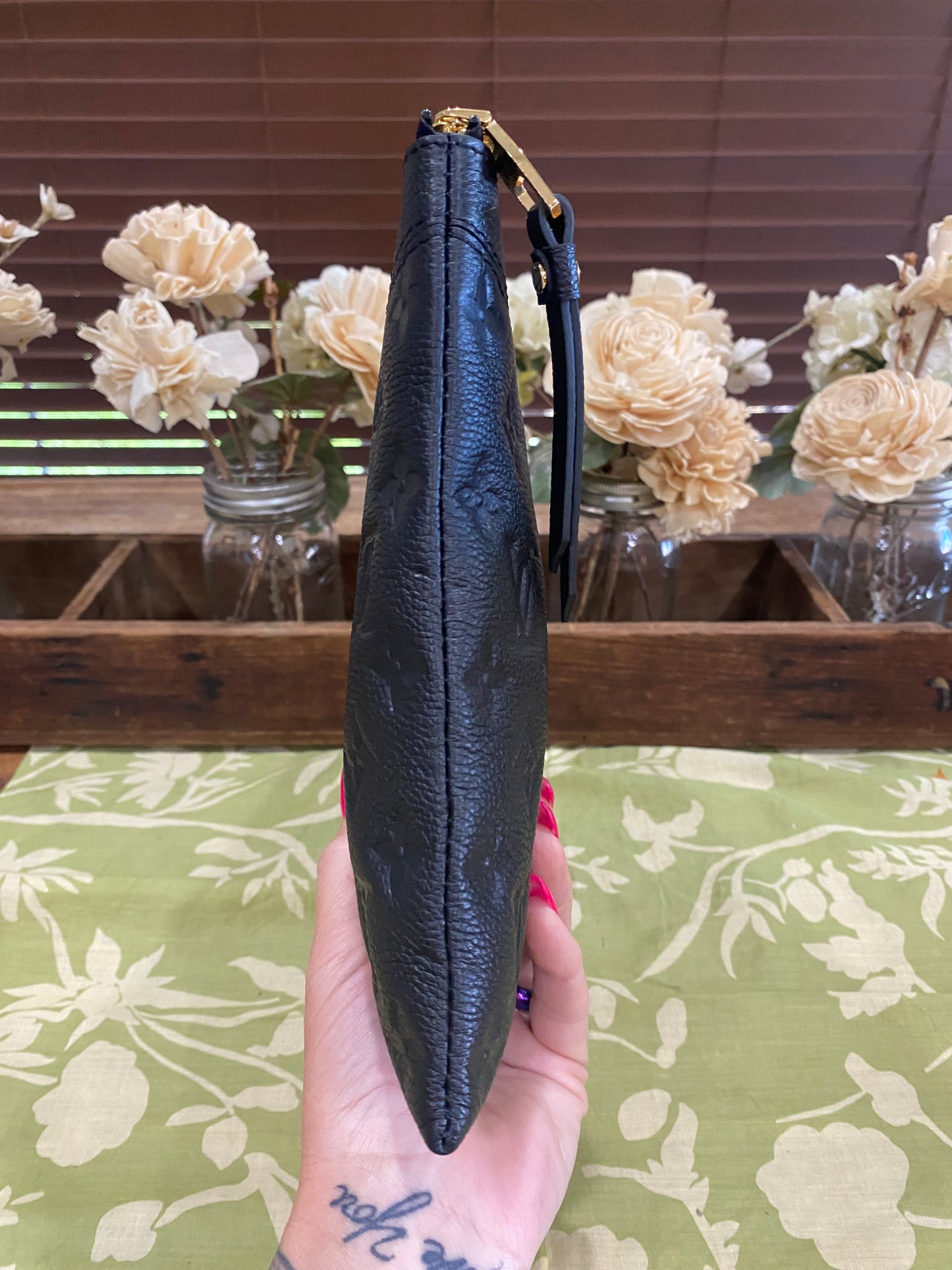 Daily Pouch in black Noir Empreinte