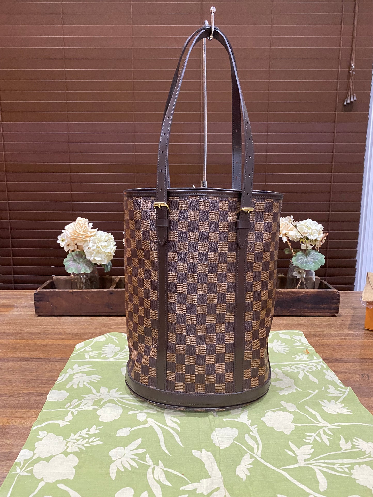 Bucket Bag GM Damier Ebene