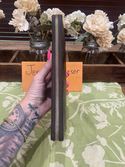 Daily Organizer Long Wallet