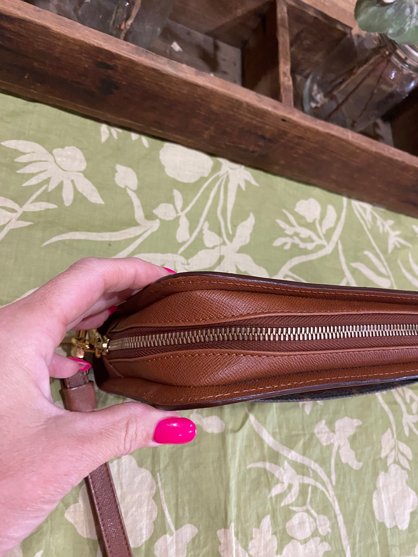 Orsay Clutch