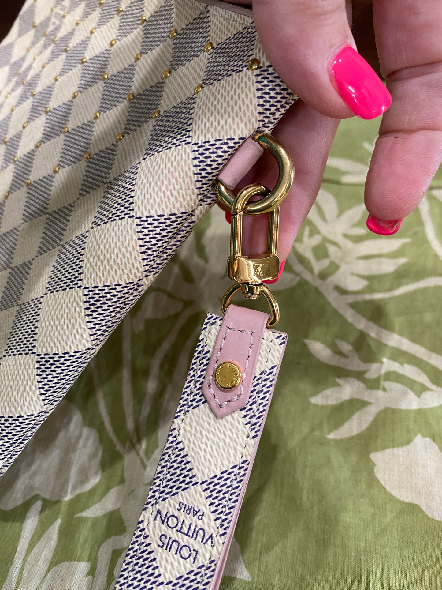 City Pouch- studded DA print with removable wristlet strap