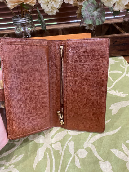 Vintage Kisslock Long Wallet
